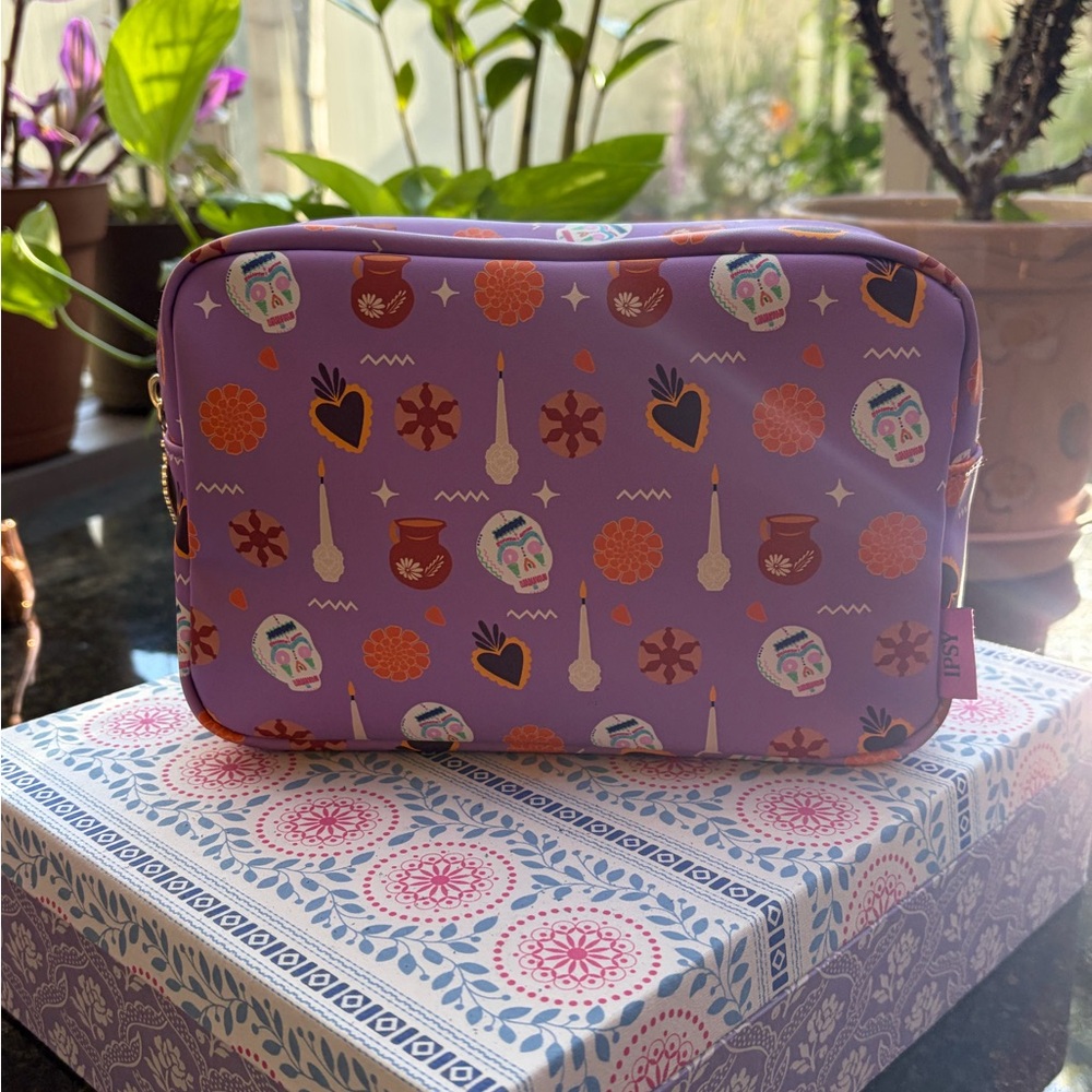 IPSY Viva La Glam Makeup Bag